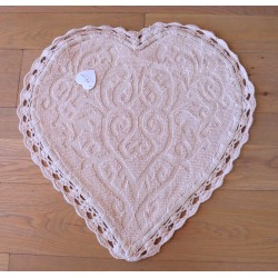 Jacquard heart rug with crochet pink